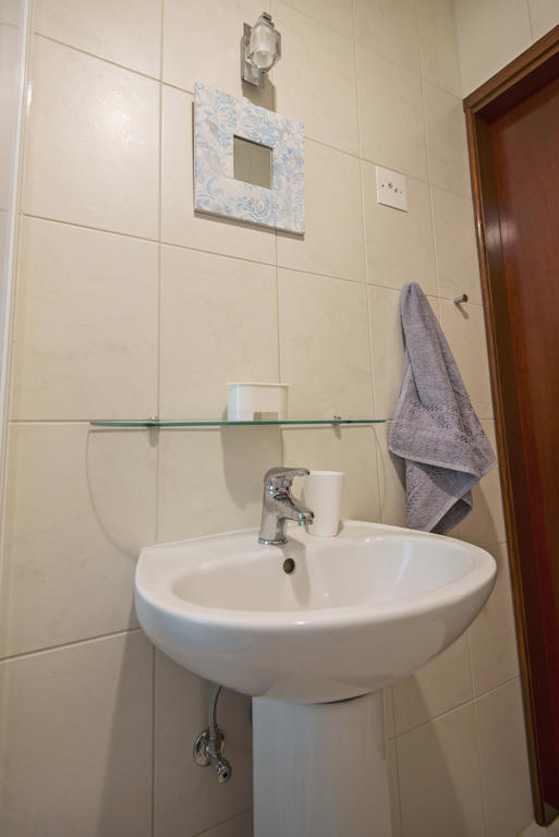 Apartments Petrcane Welcome Kamer foto
