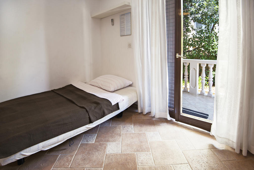 Apartments Petrcane Welcome Kamer foto