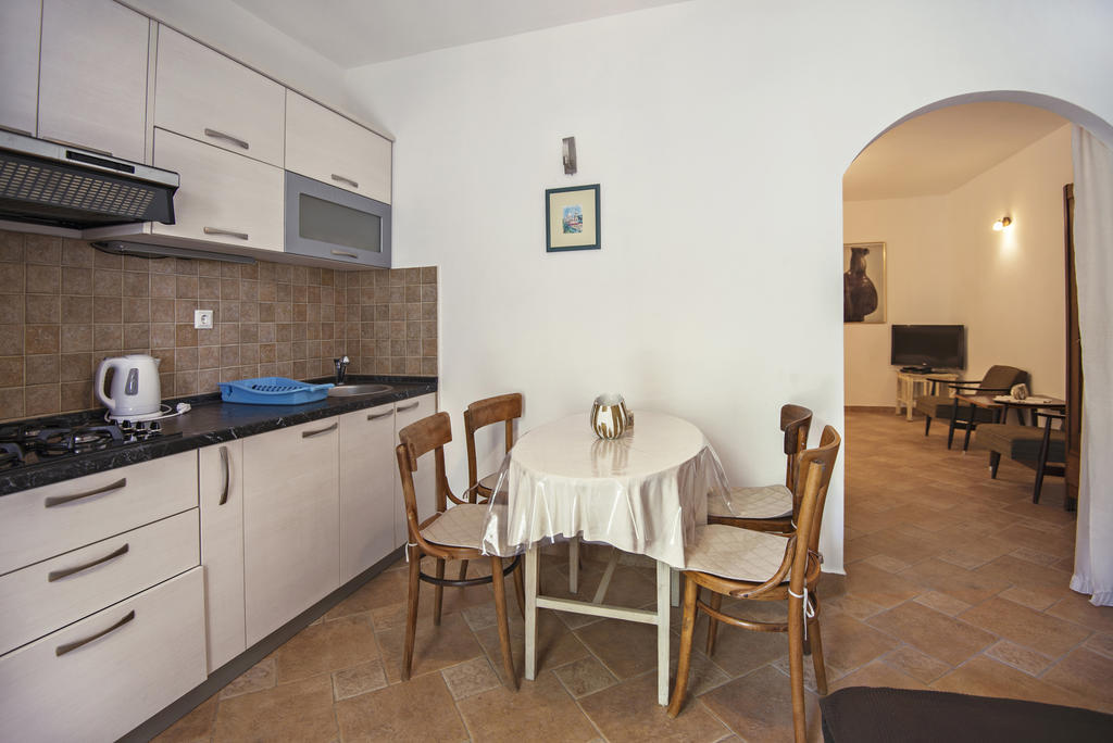 Apartments Petrcane Welcome Kamer foto