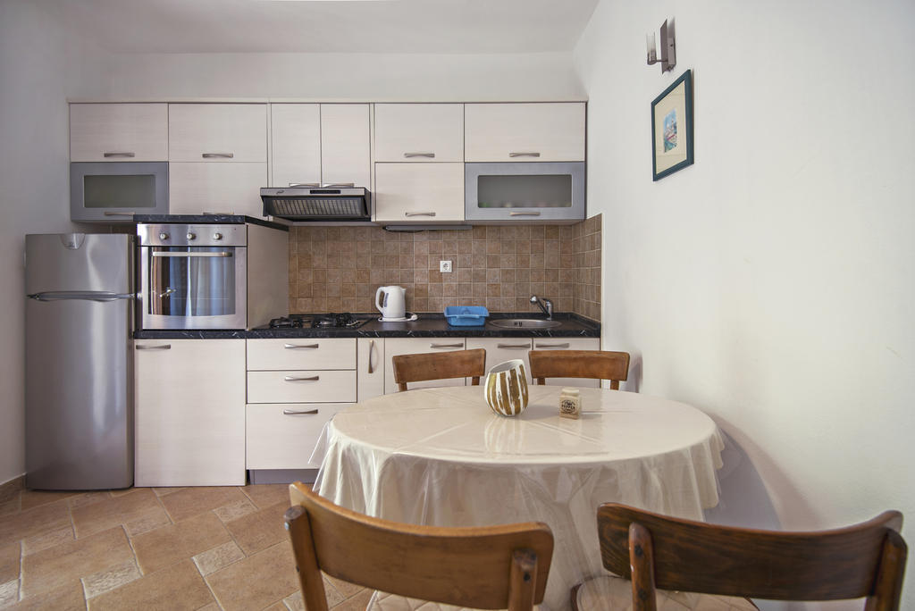 Apartments Petrcane Welcome Kamer foto