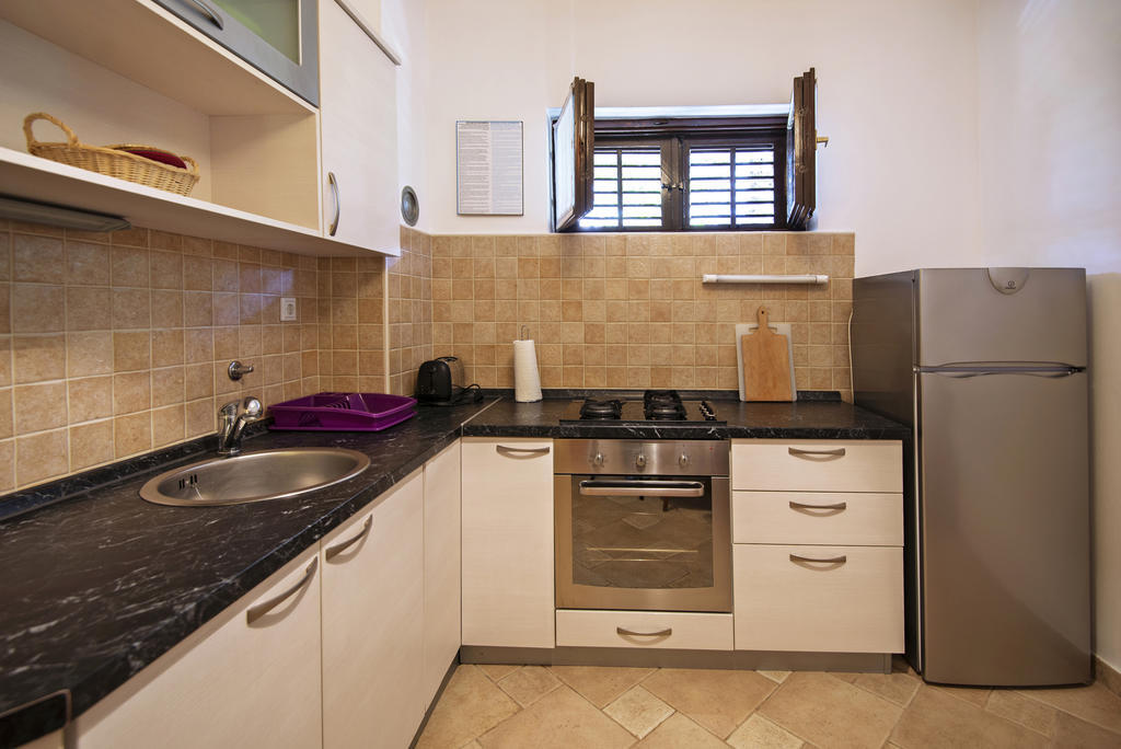 Apartments Petrcane Welcome Kamer foto
