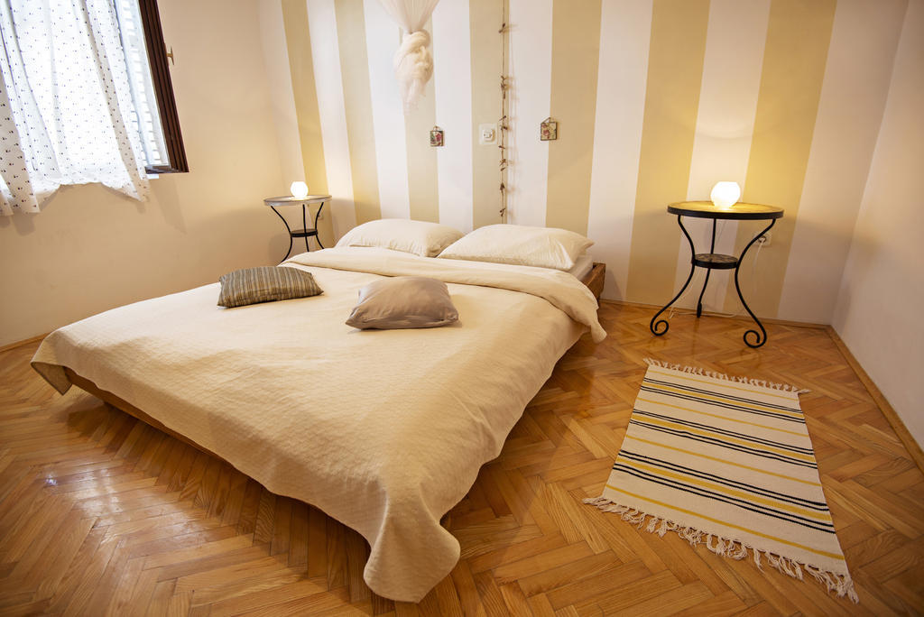 Apartments Petrcane Welcome Kamer foto
